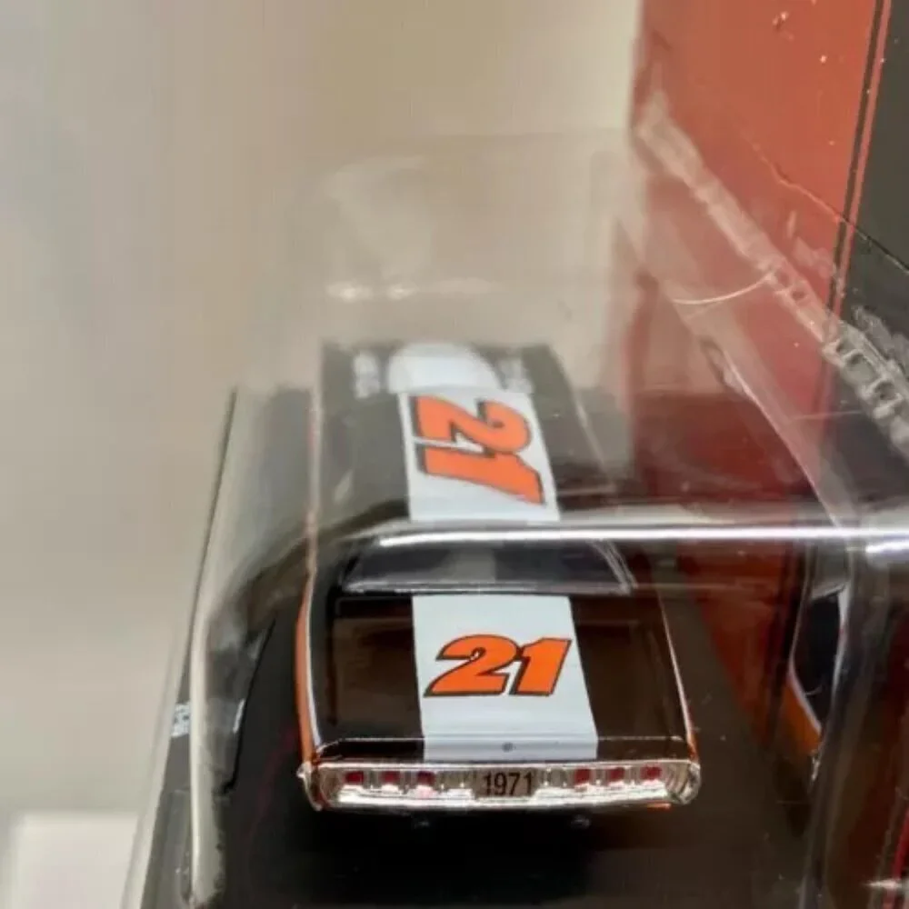 M2 Machines 1971 Dodge‎ Charger R/T Hemi R82 Auto-Drivers 1:64 Direct Connection